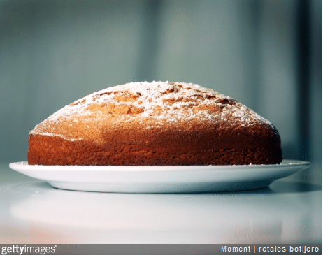 Le gâteau au yaourt est une recette facile à faire dans un four solaire.